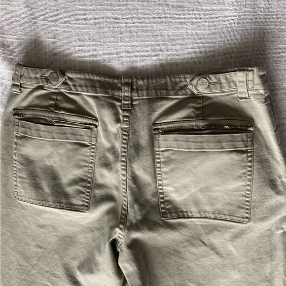 Indigo Palm Womans Sage Green Cotton Bermuda Shorts Gorpcore SZ 8 - Picture 8 of 14